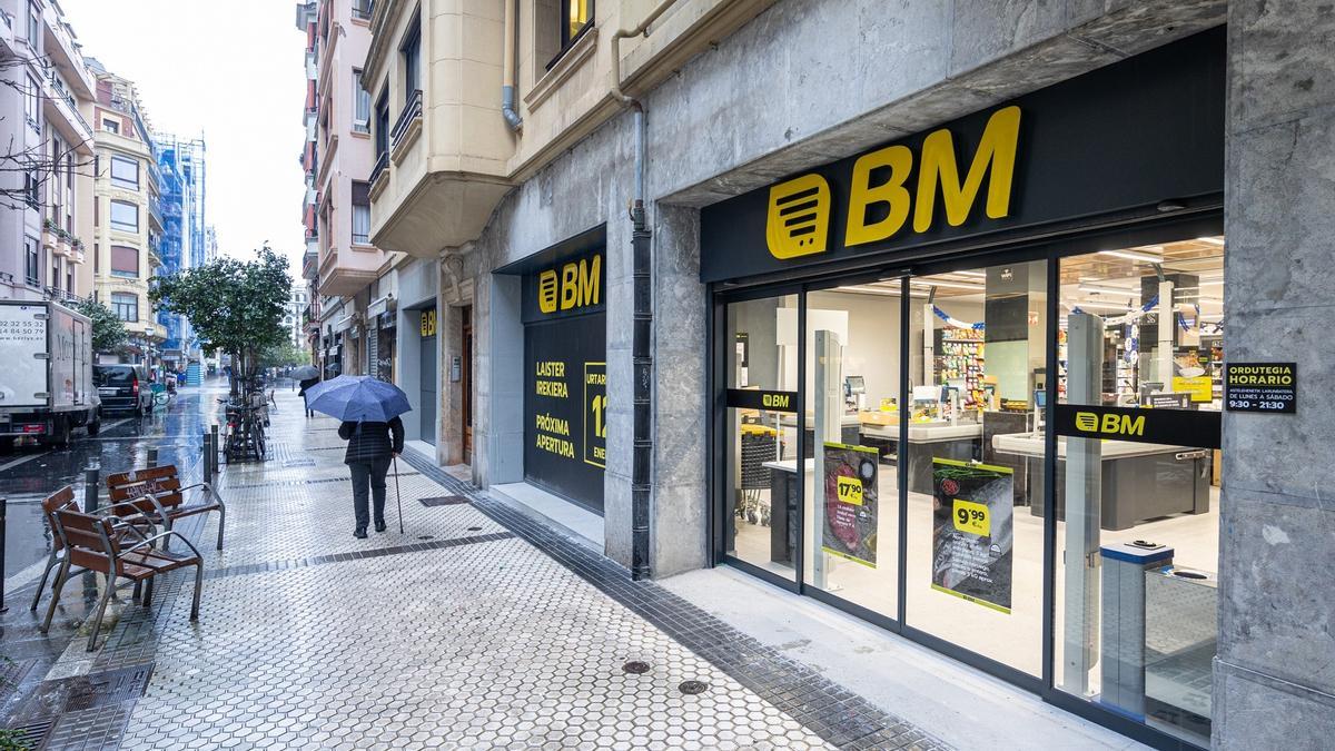 Uvesco suspende la operación de venta de BM Supermercados a Carrefour