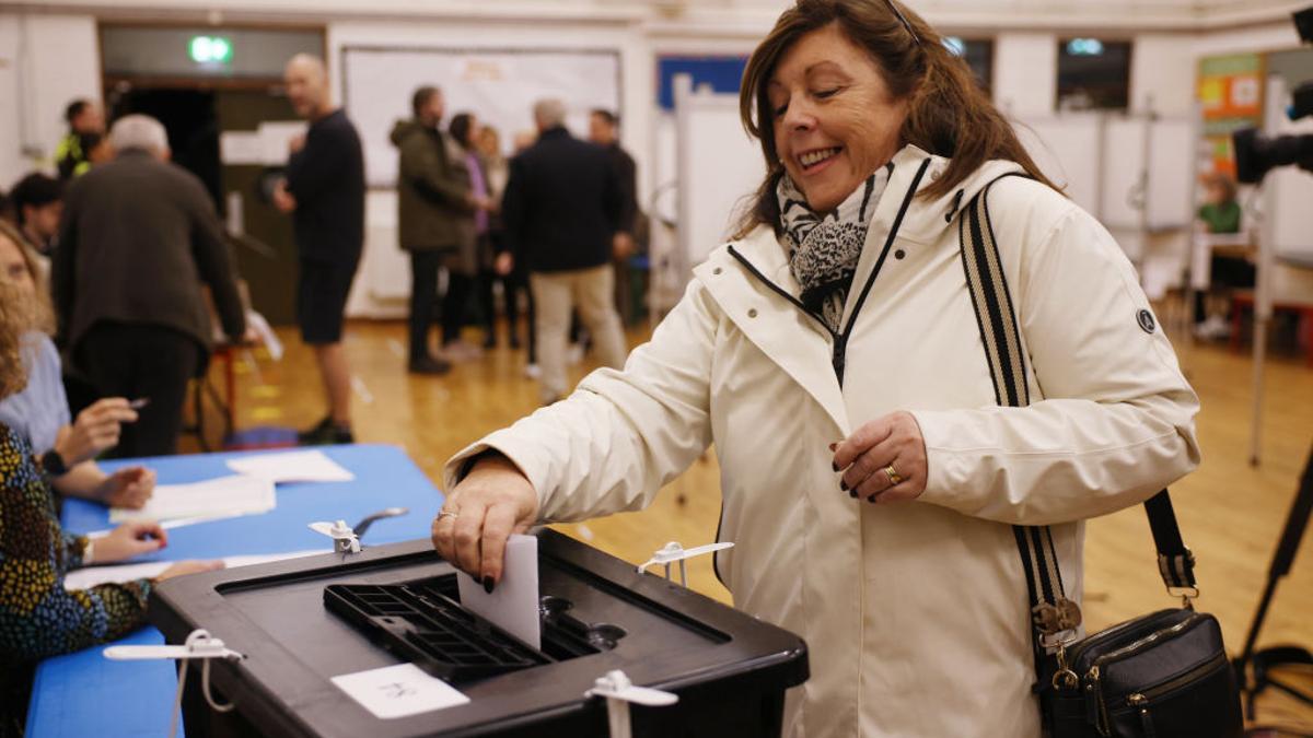 El centro-derecha gana las elecciones en Irlanda y volverá a formar una coalición de Gobierno