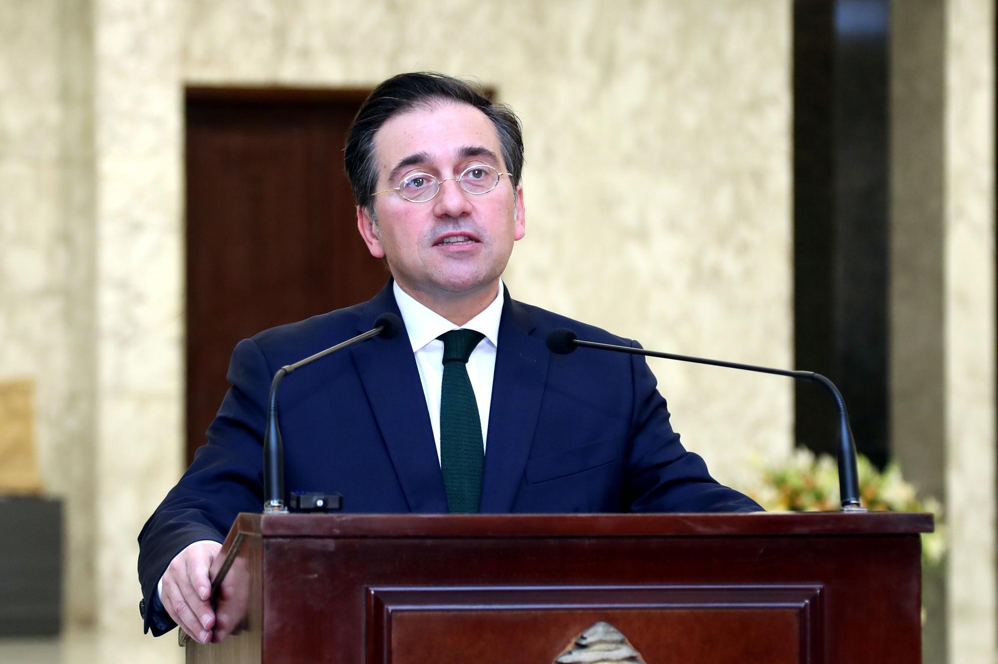 El ministro español de Asuntos Exteriores, José Manuel Albares, en el Palacio Presidencial de Baabda, Líbano, el 15 de enero de 2025.