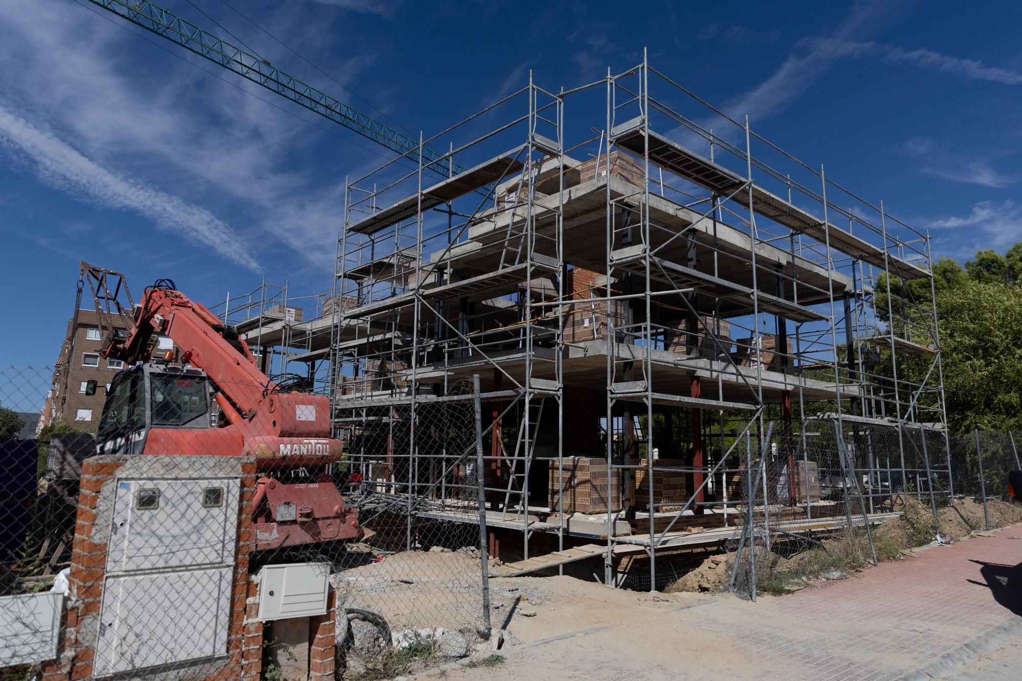 Vista general de unas obras de  vivienda nueva en septiembre 2024 en Madrid