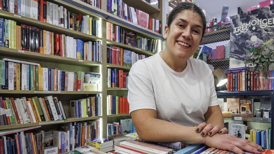 Lucía Alonso, gerente de Hijos de Santiago Rodríguez, la librería más antigua de España