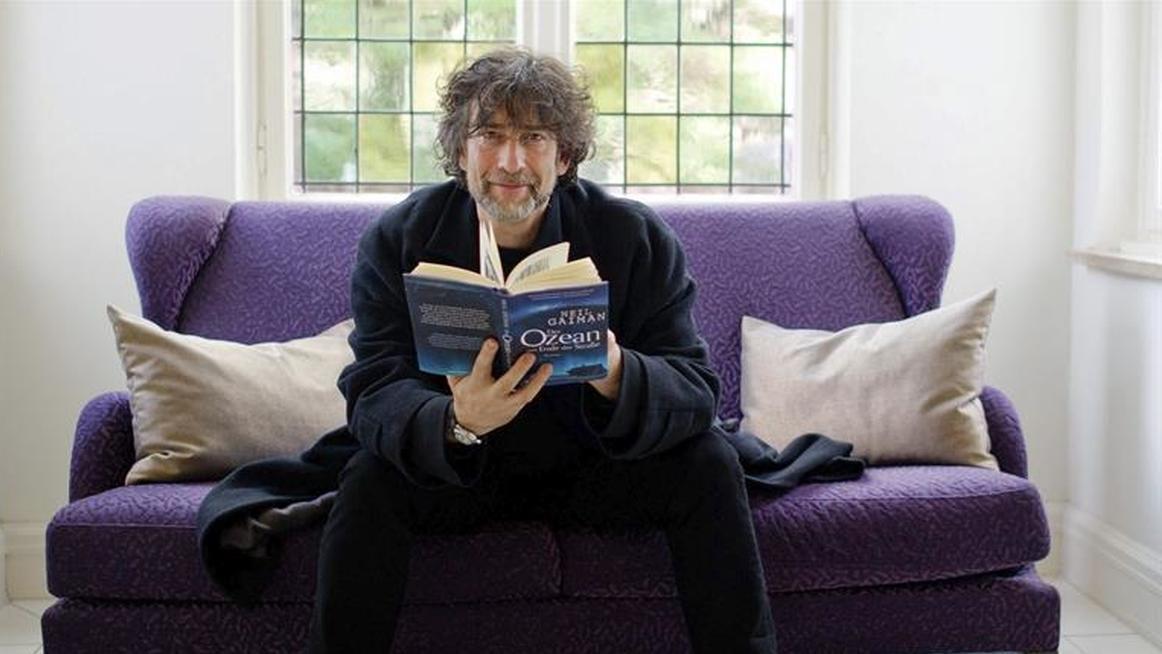 Una decena de mujeres relatan abusos sexuales del escritor Neil Gaiman: 