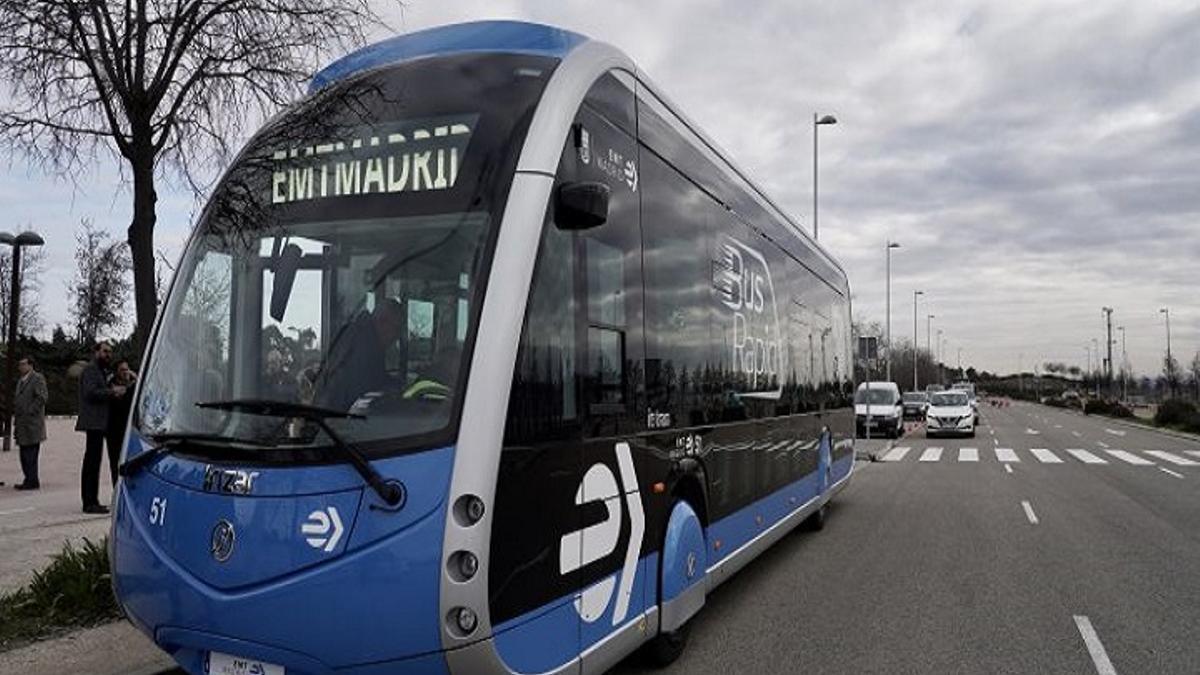 Habrá, al menos, un 50 por ciento de descuento en el precio de los abonos y títulos multiviaje del transporte público colectivos urbano y metropolitano