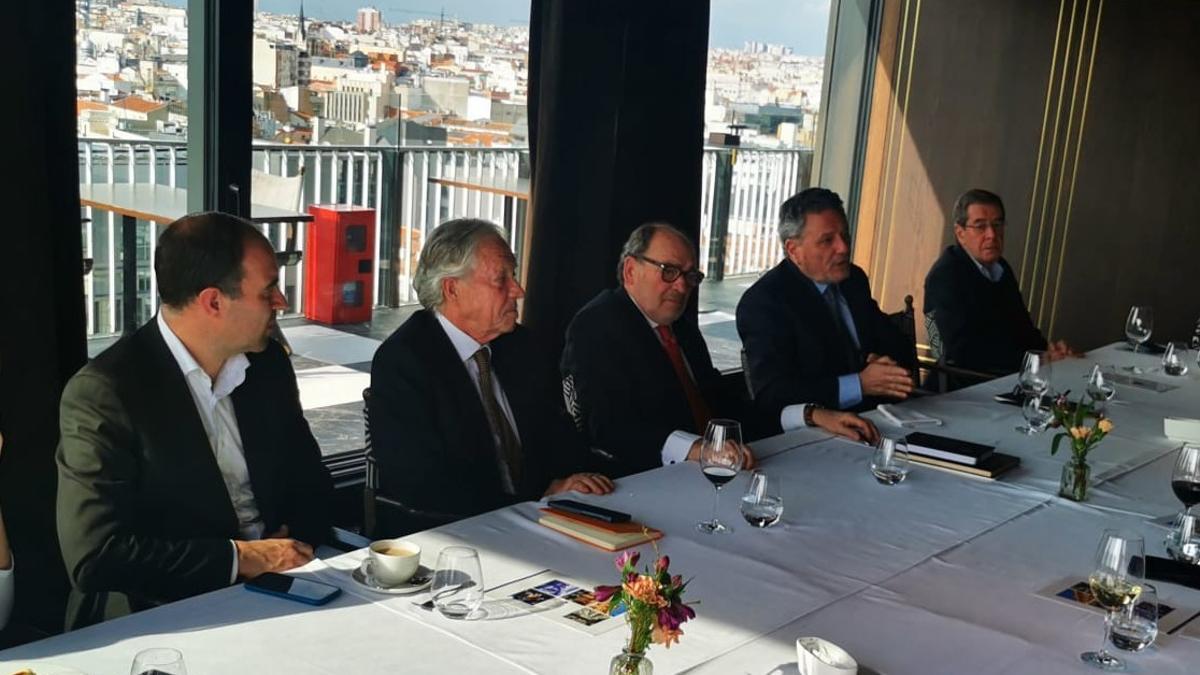 Encuentro de accionistas minoritarios de Banco Sabadell con periodistas, en Madrid