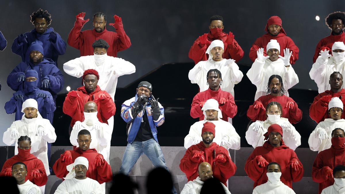 Una bandera palestina se cuela durante 45 segundos en la actuación de Kendrick Lamar en la Super Bowl