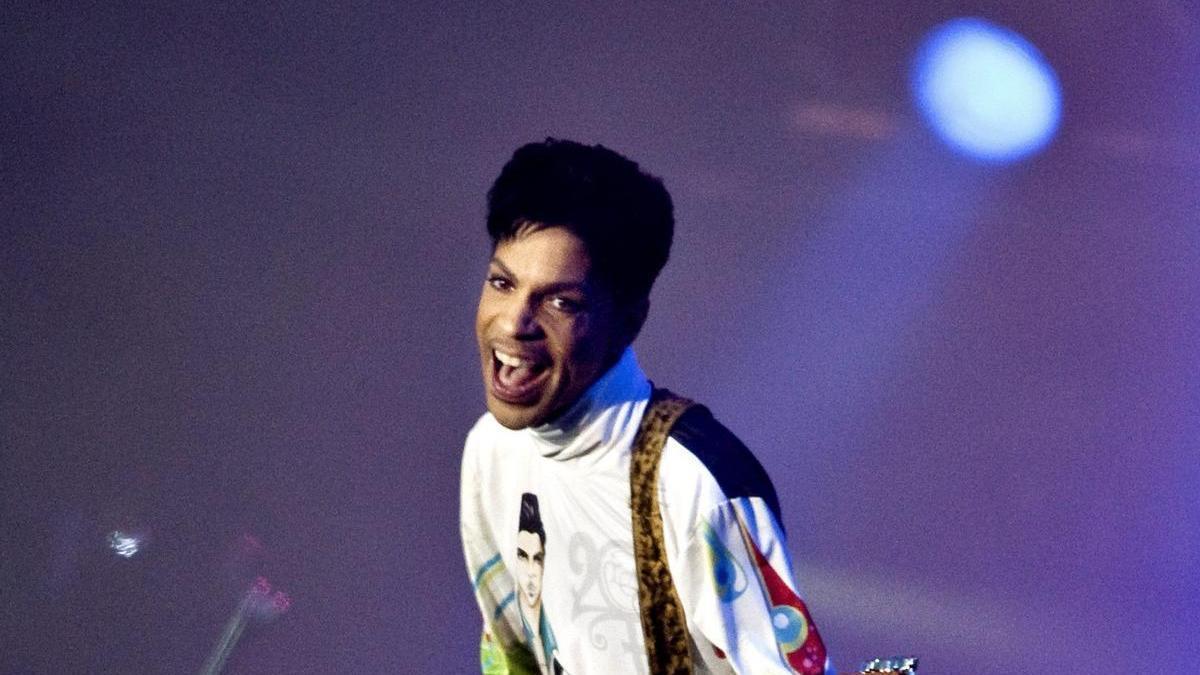 Netflix cancela un documental de Prince por el descontento de sus herederos, que producirán uno nuevo