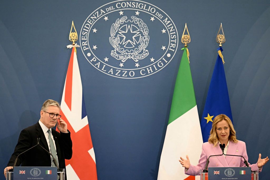 El primer ministro británico, Keir Starmer, y la primera ministra italiana, Giorgia Meloni, en Roma el 16 de septiembre de 2024.