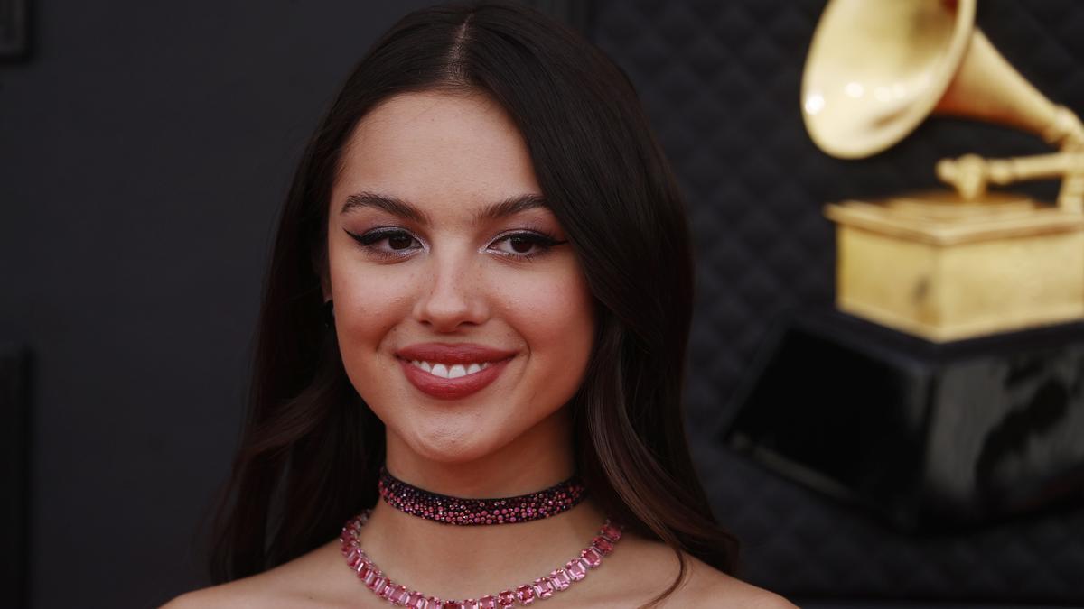 Olivia Rodrigo en la ceremonia de los Grammy 2022