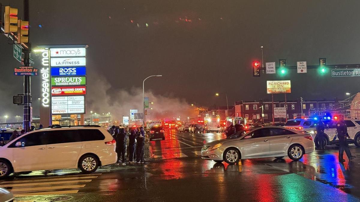 Al menos siete muertos tras estrellarse una aeronave en una zona residencial de Filadelfia