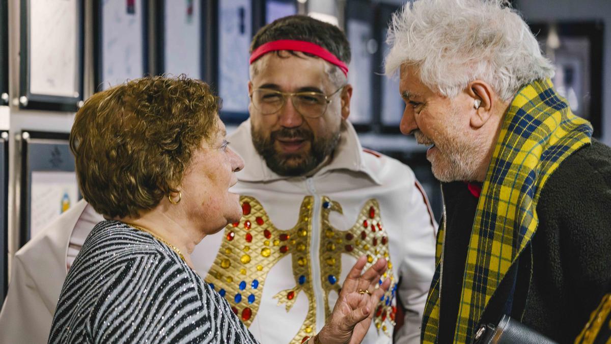 Pepa saluda a Pedro Almodóvar en el concierto de Ojete Calor del pasado diciembre