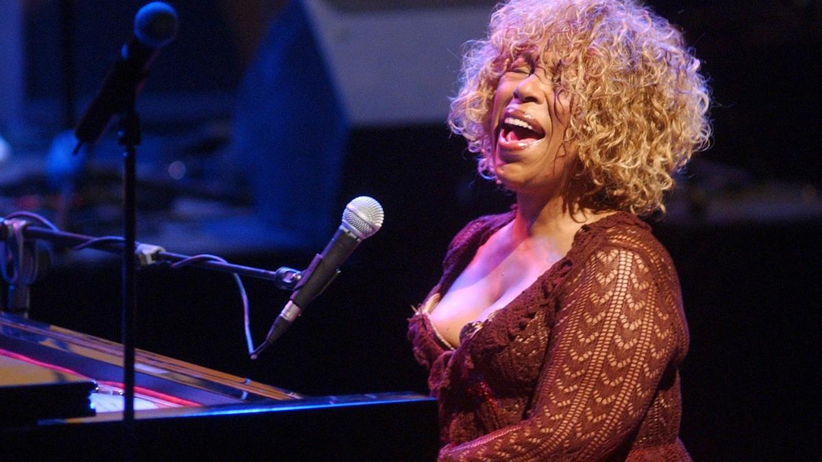 Muere Roberta Flack, cantante de 'Killing Me Softly', a los 88 años