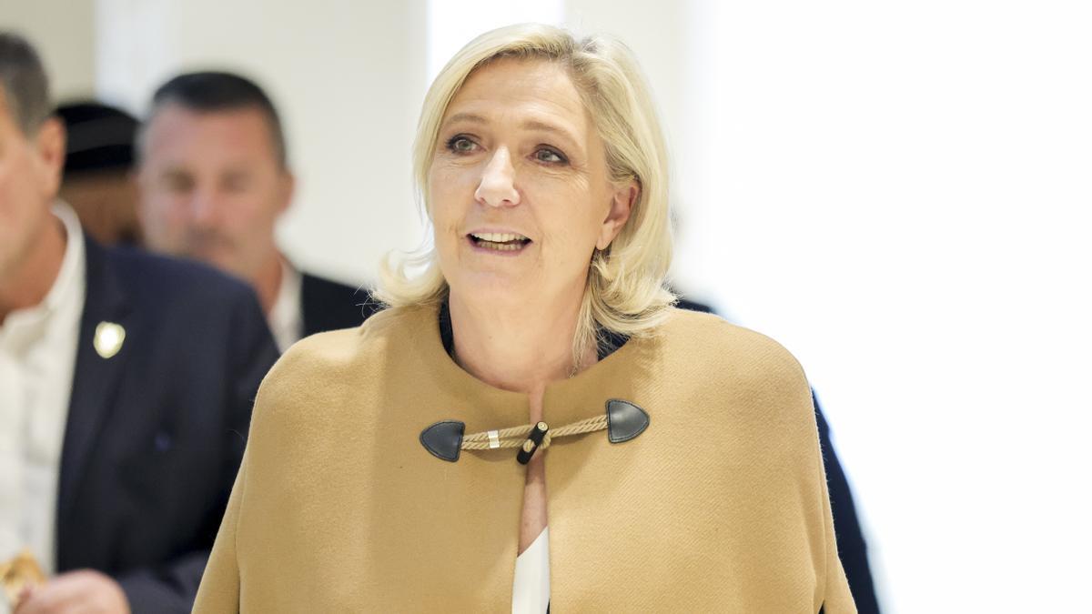 Marine Le Pen, líder de la ultraderecha francesa, durante el juicio en su contra en París. 