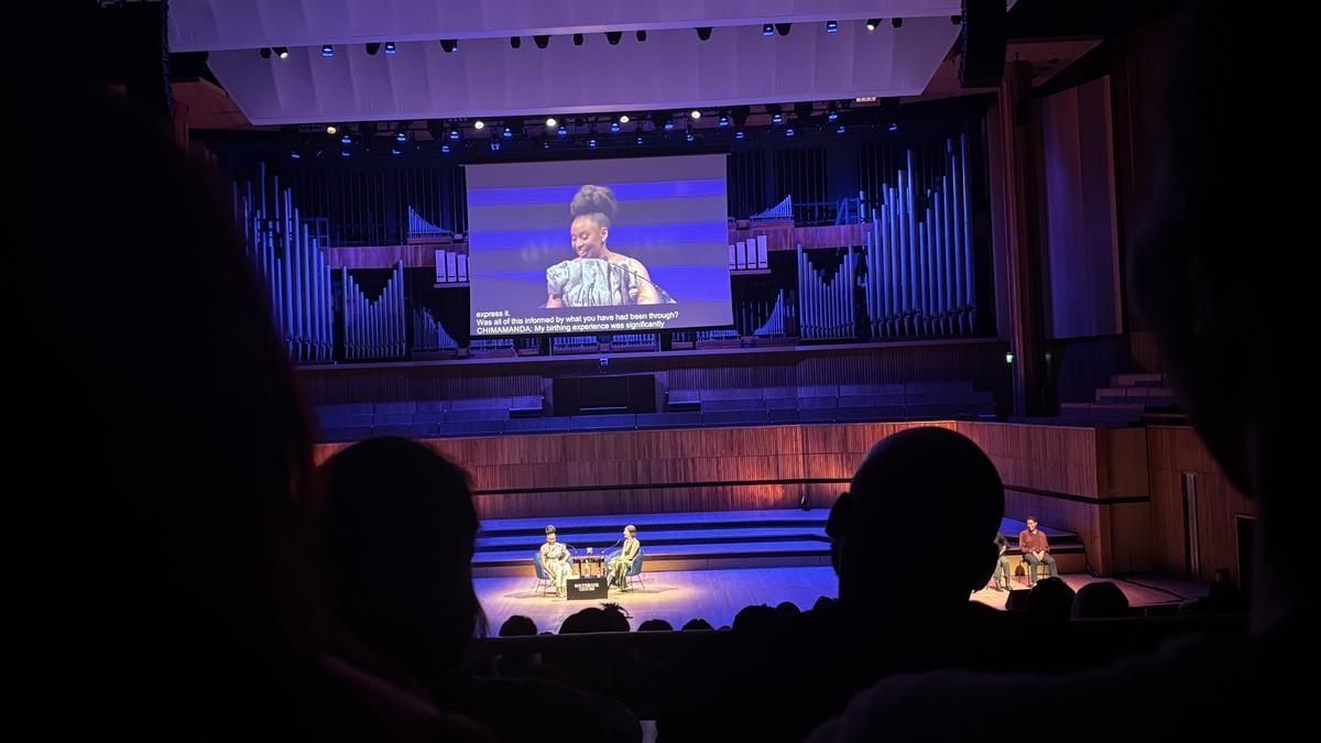 La escritora Chimamanda Ngozi Adichie en el Royal Festival Hall, en Londres, el 2 de marzo.