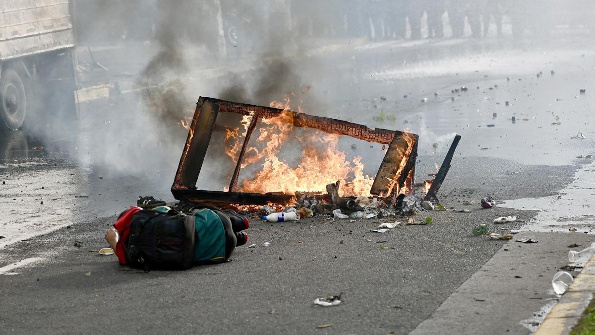 Conmoción en Argentina por la represión policial que dejó grave a un fotógrafo: 