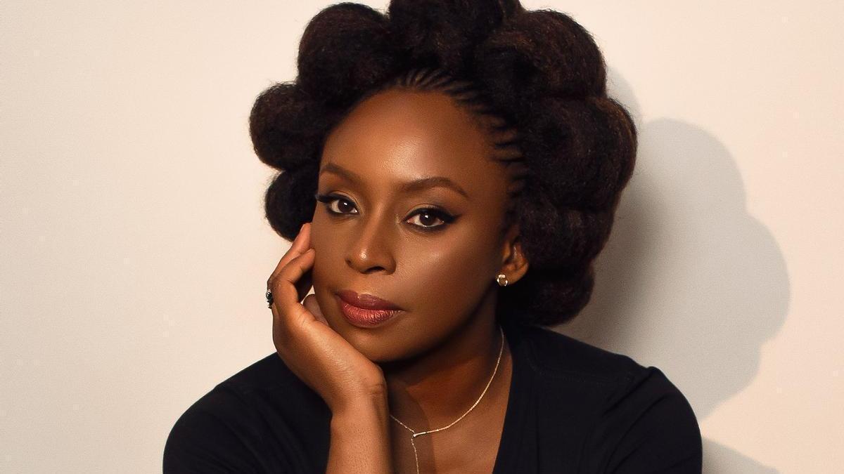 Chimamanda Ngozi Adichie: “Los hombres necesitan leer más sobre las vidas de las mujeres”