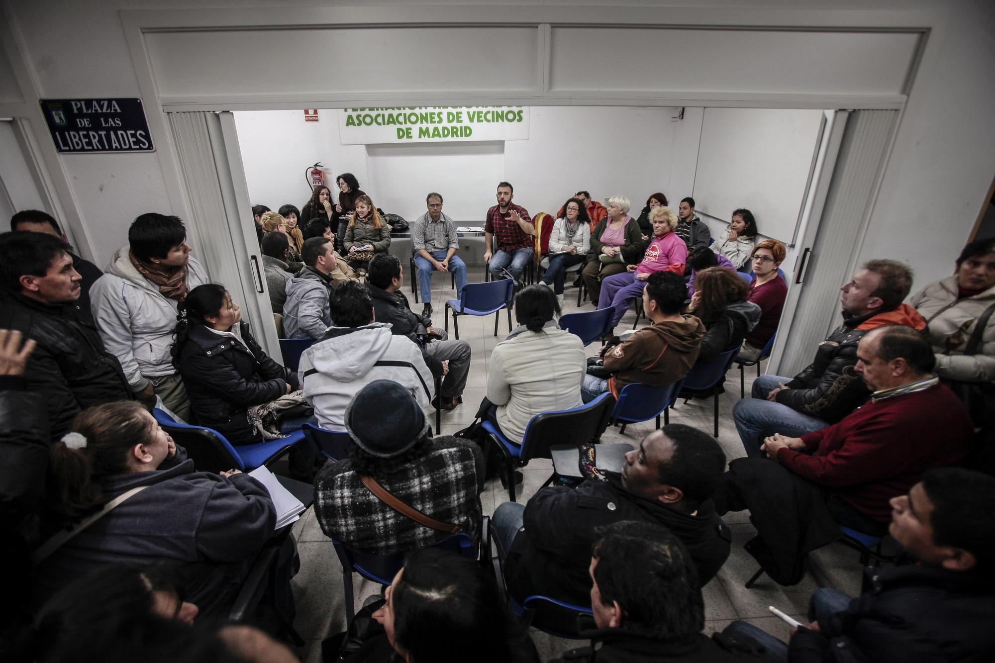 Reunión de la PAH Madrid el 7 de febrero de 2012 en el local de la Federación de Asociaciones de Vecinos de Madrid