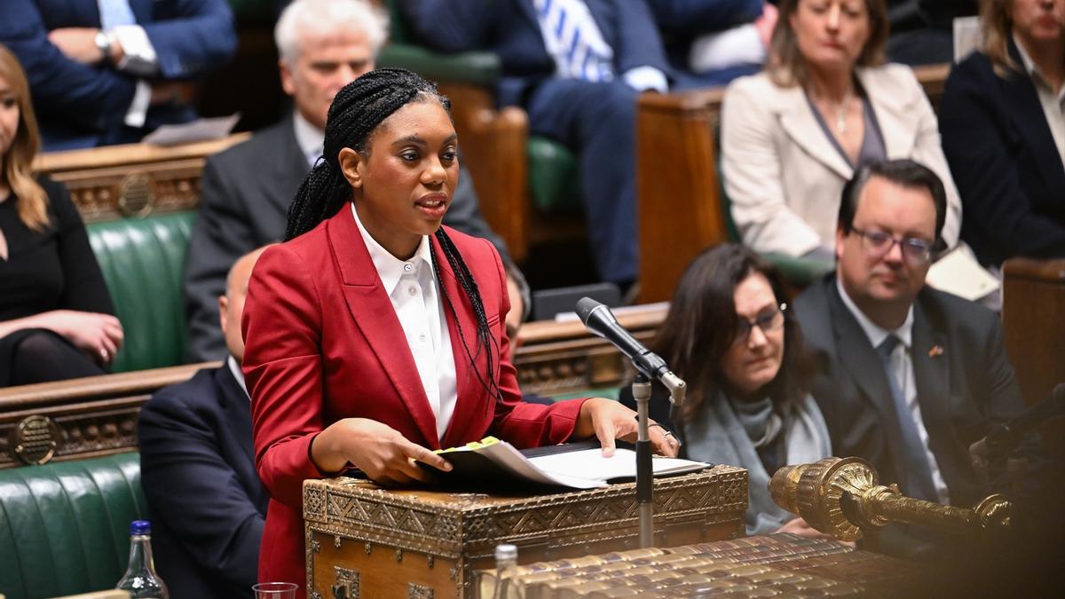 La líder del Partido Conservador, Kemi Badenoch, durante una sesión de control del primer ministro en la Cámara de los Comunes, el 9 de marzo.