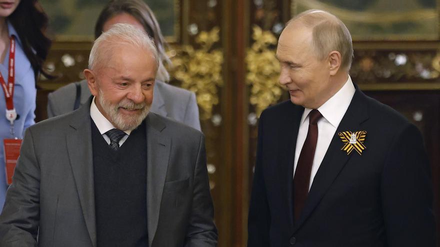 El presidente de Brasil, Lula da Silva (I), se reúne con el presidente ruso, Vladimir Putin (D), en el Kremlin, la semana pasada.