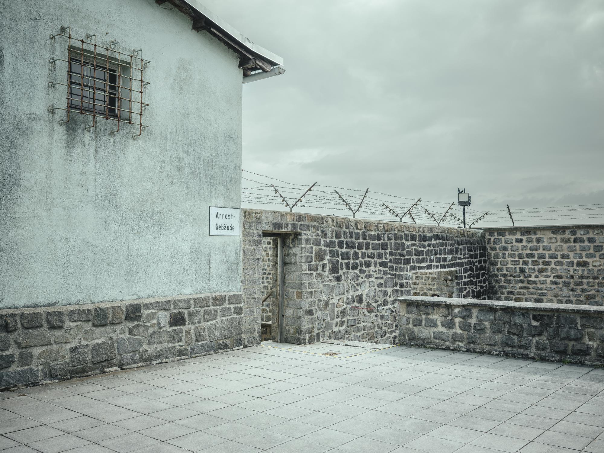El edificio de arresto del campo de concentración nazi de Mauthausen.
