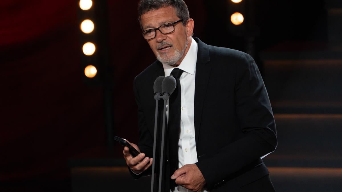 Antonio Banderas durante los premios Talía 2025