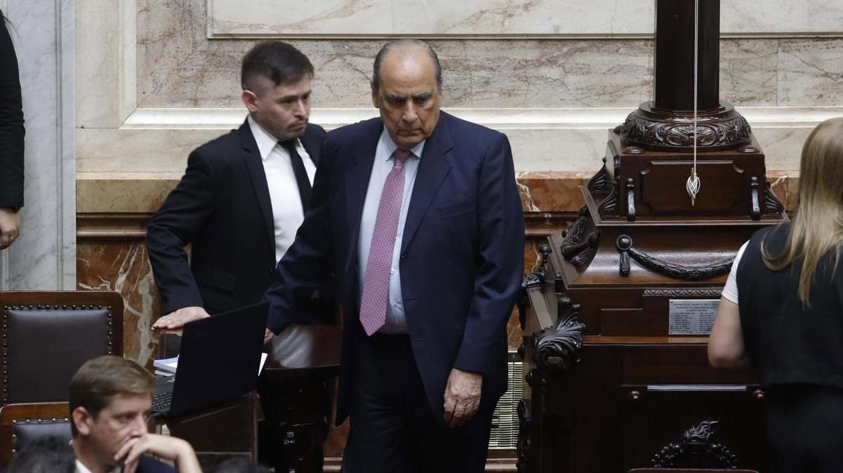 Guillermo Francos, interpelado por el caso $LIBRA. Desde hacía 30 años que el Congreso no interpelaba a un funcionario nacional. La última vez fue Domingo Cavallo, en los 90.