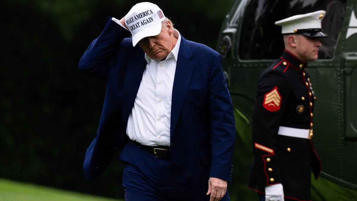 Trump celebra el Día de los Caídos con una soflama contra 