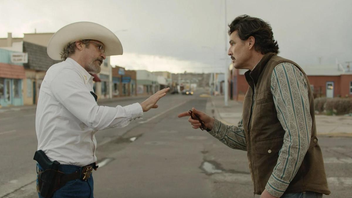Joaquin Phoenix y Pedro Pascal en 'Eddington'