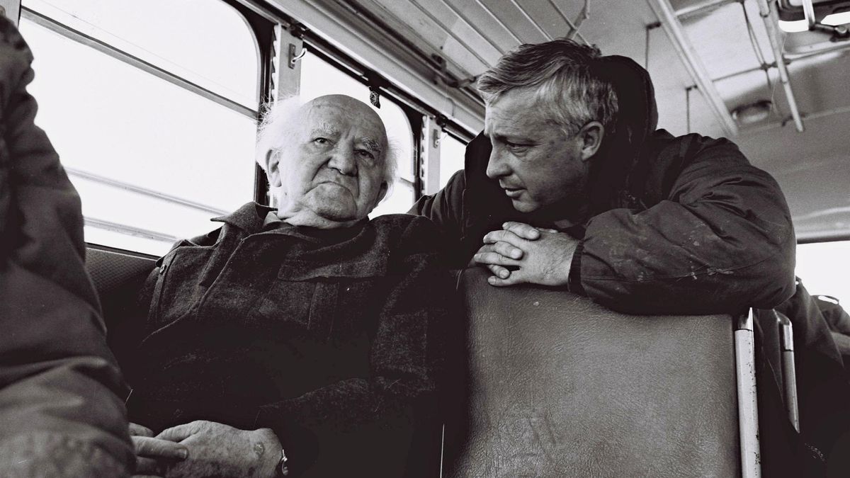 Ben Gurion y el general Ariel Sharon en una visita a instalaciones militares en el Sinaí en 1971.