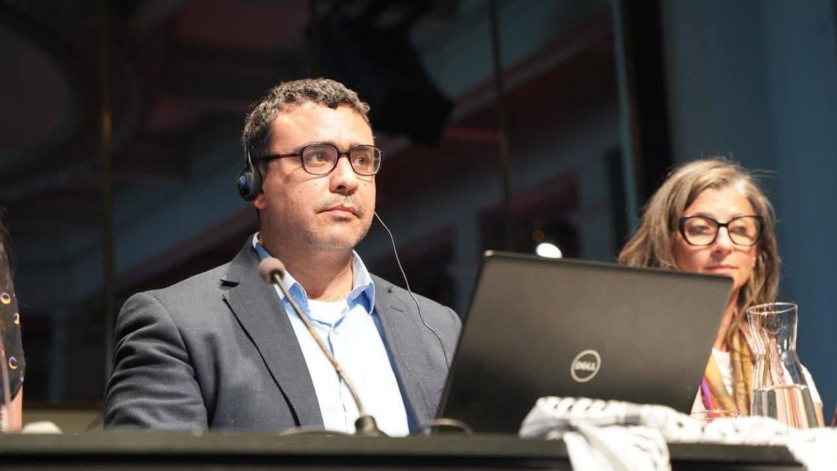 El profesor y abogado Munir Nuseibah, con la relatora de la ONU, Francesca Albanese, en una charla en el Círculo de Bellas Artes de Madrid, hace unos días