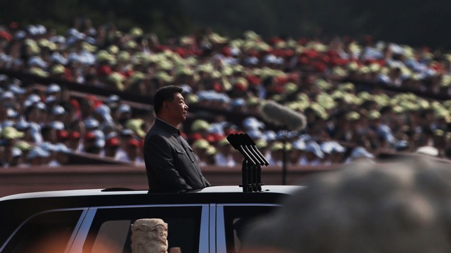 El presidente chino, Xi Jinping, durante el desfile militar para conmemorar el 80º aniversario del fin de la Segunda Guerra Sino-Japonesa  en septiembre de 2025.