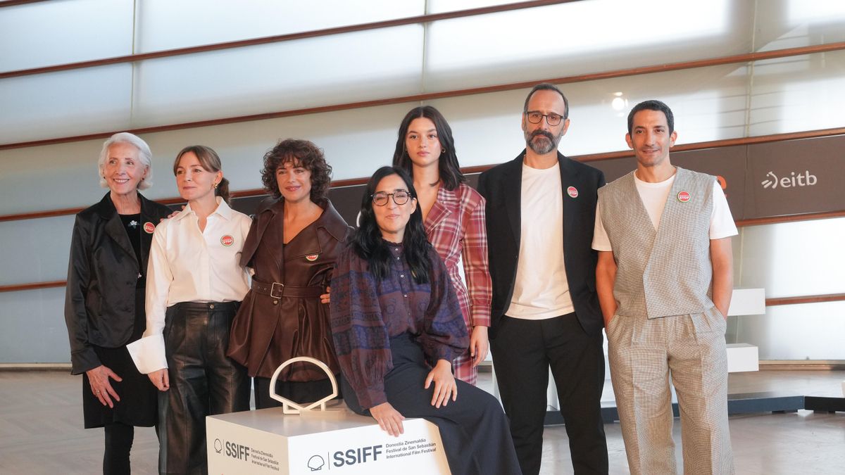 El equipo de la película 'Los domingos', en el último Festival de San Sebastián